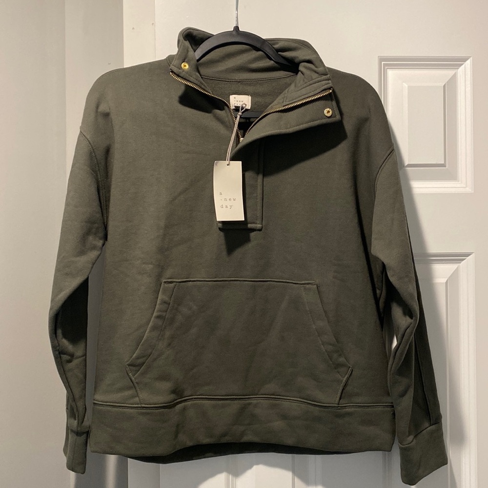 A New Day Sweatshirt. Cozy! Green. Size S. Brand new with tags ‼️